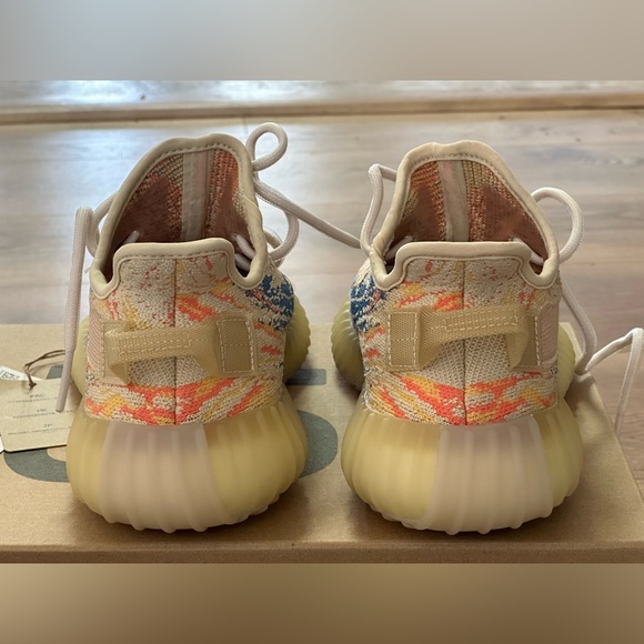Yeezy BOOST 350 - Picture 7 of 12